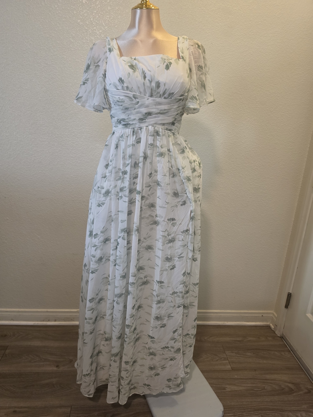 Floral Maxi Dress in White & Green NWT